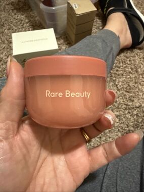 Rare Beauty bouncy body cream